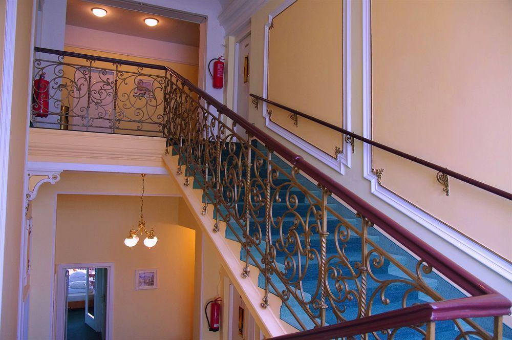 Hotel Ester Karlowe Wary Zewnętrze zdjęcie